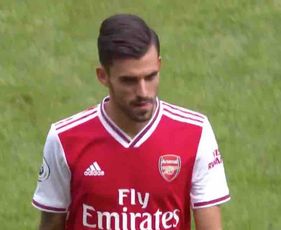 Arsenal midfielder hints he's leaving