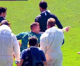 Video: Bernd Leno suffers suspected ACL injury vs Brighton
