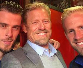 Photo: David De Gea hanging out with Peter and Kasper Schmeichel