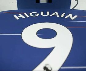Gonzalo Higuain takes Alvaro Morata's number 9 shirt at Chelsea