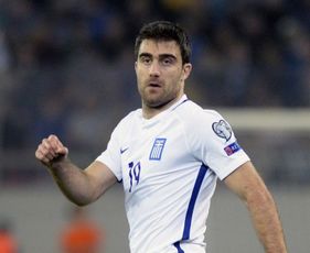 Sokratis Papastathopoulos scouted by Man Utd