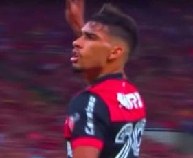Man Utd and Liverpool battling to sign Lucas Paqueta