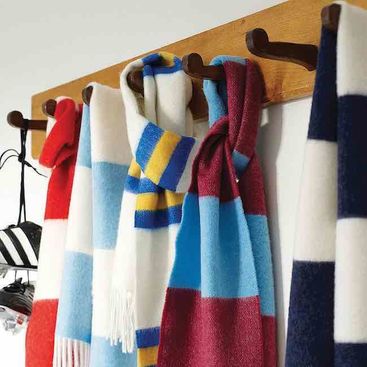 Football Christmas Gifts: Savile Rogue football scarf