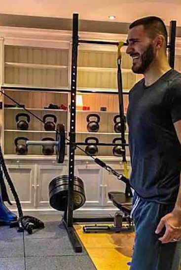 Photos: Sead Kolasinac working out at home with Batman