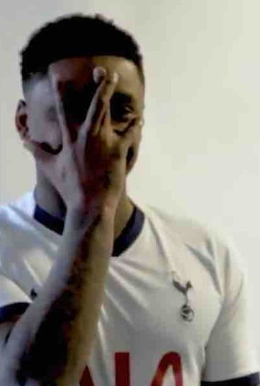 Photo and Video: Steven Bergwijn poses in Tottenham shirt