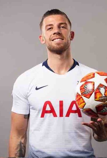 Toby Alderweireld poses with Champions League final ball, starts countdown to Liverpool clash