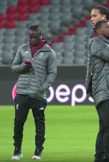 Video: Liverpool players on the pitch at the Allianz Arena
