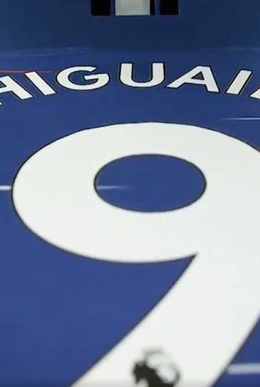 Gonzalo Higuain takes Alvaro Morata's number 9 shirt at Chelsea