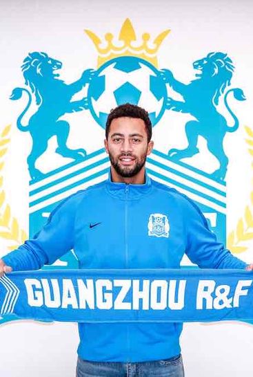 Photo: Mousa Dembele's Guangzhou R&F unveiling picture