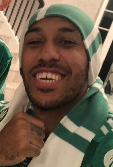 Photo: Pierre-Emerick Aubameyang ditches Arsenal kit for another team's colours