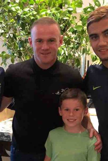 Photo: Wayne Rooney takes his son to meet Neymar and former Man Utd colleague