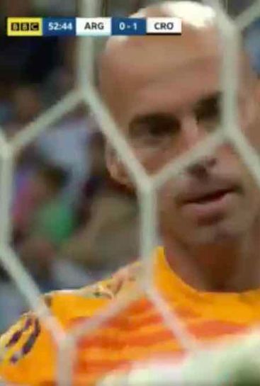 GIF: Howler from Chelsea's Willy Caballero gives Croatia the lead vs Argentina