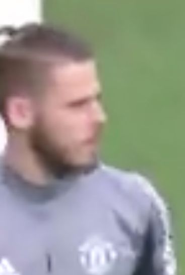 Video: David De Gea warms up with his top-knot ponytail ahead of Spurs game
