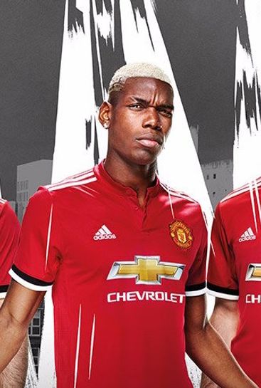 Video and Photos: Man Utd players pose in 2017/18 home kit