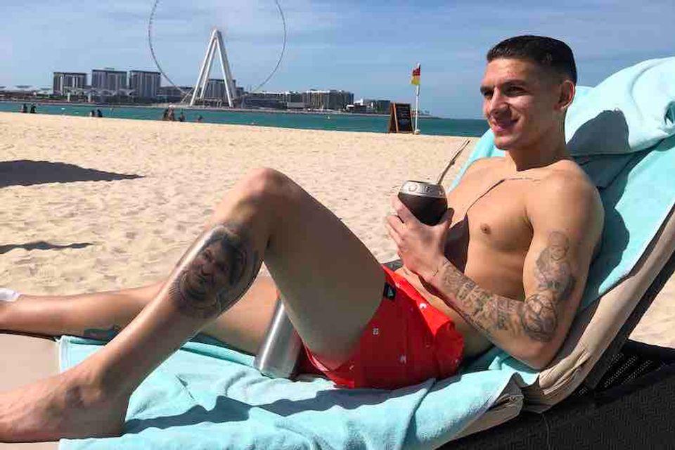 Photo: Arsenal's Lucas Torreira sunning himself in Dubai