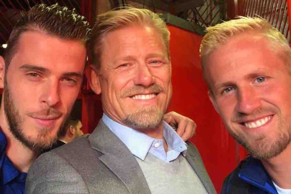 Photo: David De Gea hanging out with Peter and Kasper Schmeichel