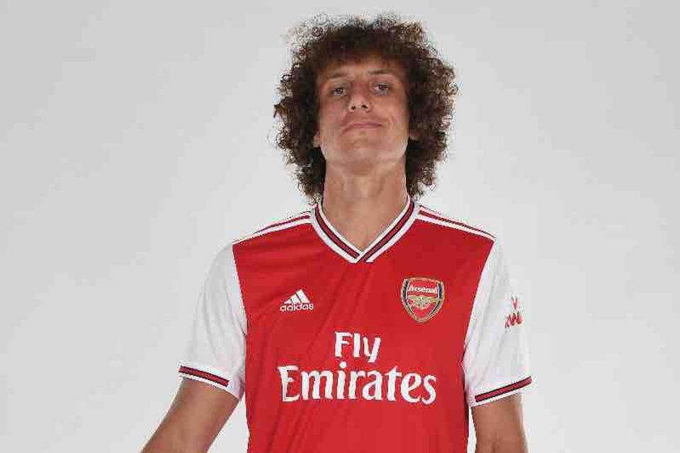 David Luiz reacts to joining Arsenal from Chelsea