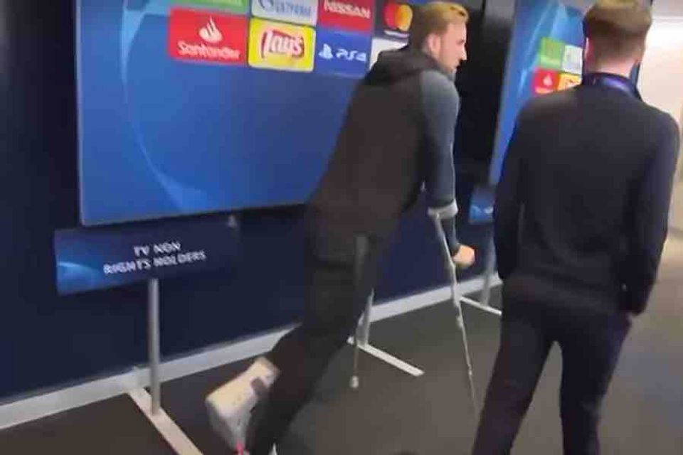 Video: Harry Kane on crutches after Spurs vs Man City