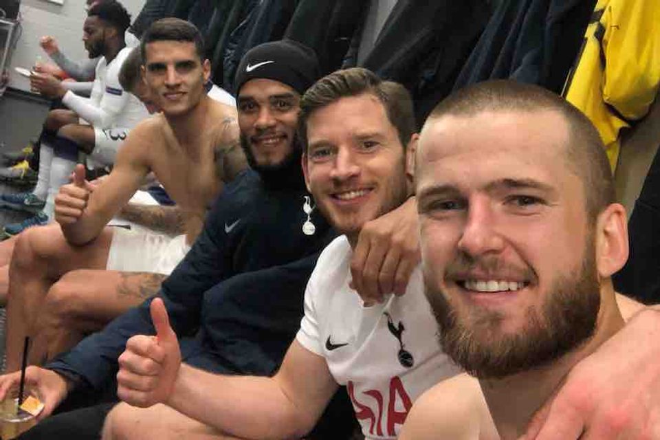 Photo: Spurs dressing room photo after beating Borussia Dortmund