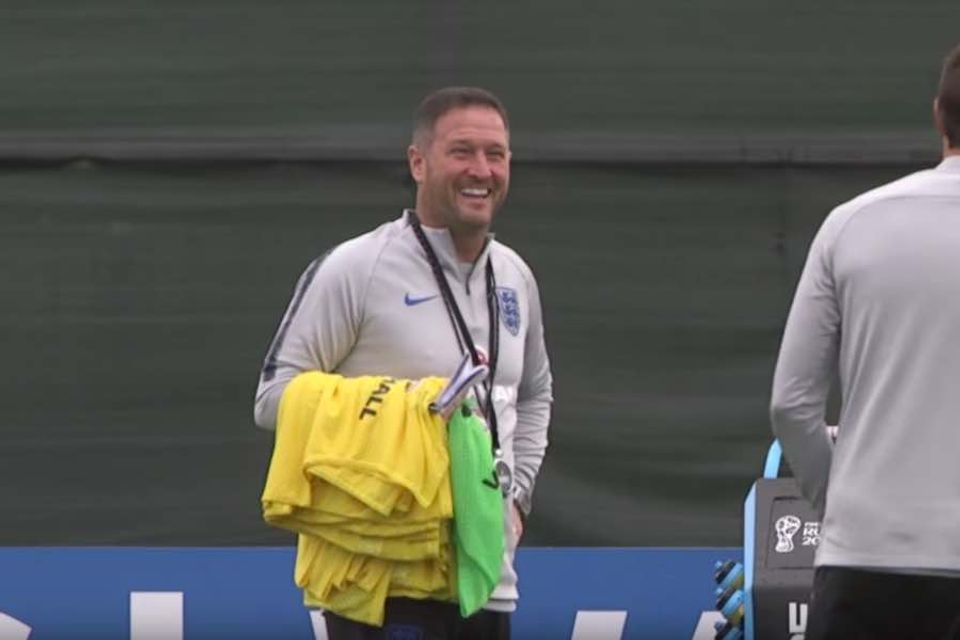 Chelsea considering Steve Holland if they sack Maurizio Sarri
